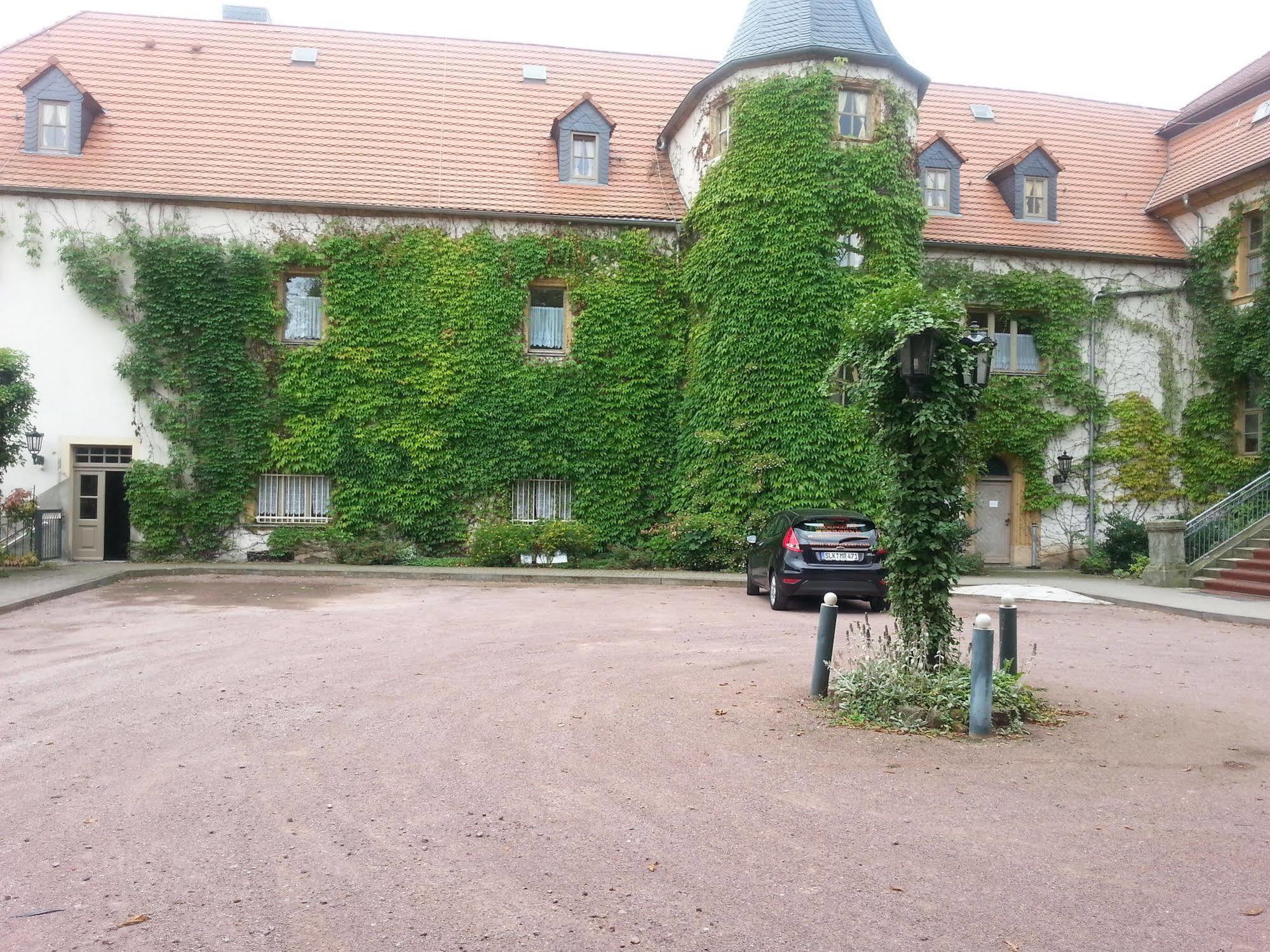 Stadtschloss Hecklingen*** Hecklingen  Exterior photo